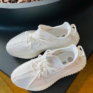 Adidas Yeezy Boost 350 V2 sneakers